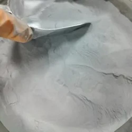Metal powder slightly absorbed moisture